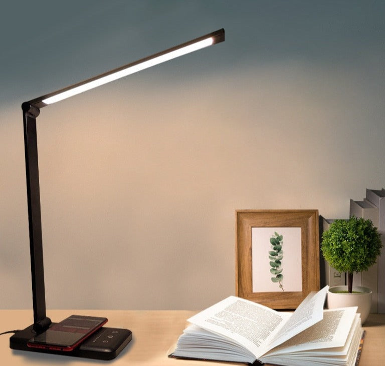 Lampe de Bureau LED avec Chargeur sans Fil, Port de Chargement USB, 5 Modes  Lumière, 10 Niveaux de Luminosité, Réglable Lampe de Table protection des  yeux,Contrôle sensible,30/60min Fonction Minuterie : : Luminaires