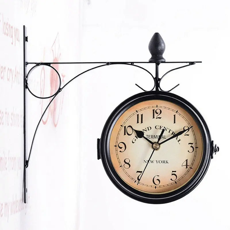 Horloge murale à double face noire pour jardin extérieur Industris.fr