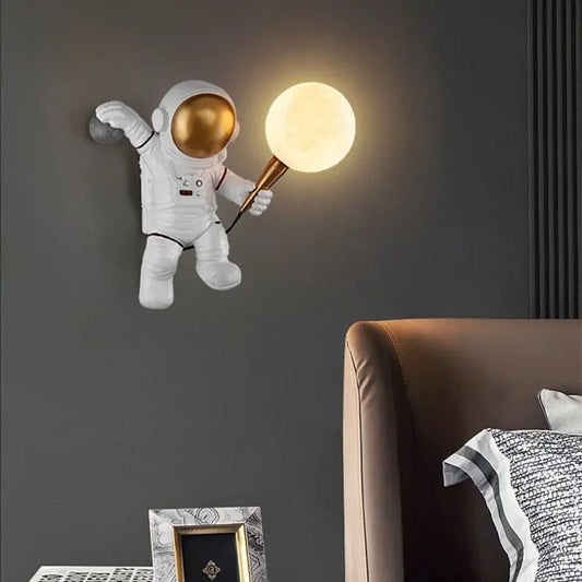 Lampe murale LED nordique personnalisée en forme d'astronaute lunaire Industris.fr