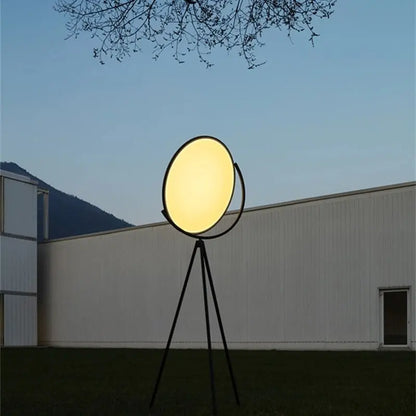 Lampe sur pied autoportante en forme de lune Industris.fr